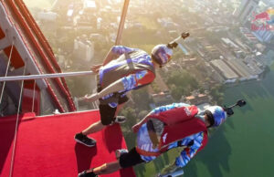 Bungee jumping from Lotus Tower by December